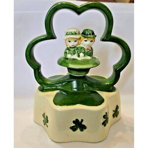 Irish Boy Girl Figurine Porcelain Clover Music Box When Irish Eyes Are Smiling
